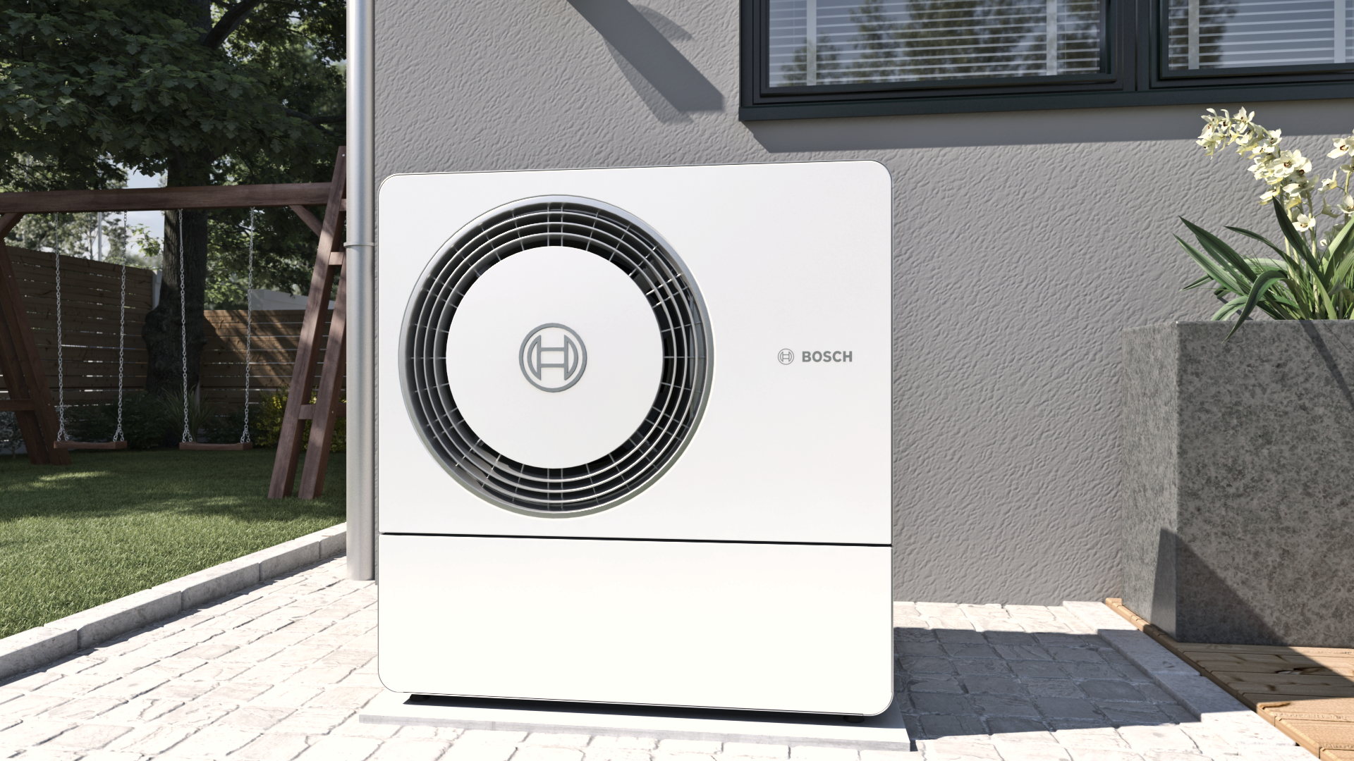 Weiße Bosch-Wärmepumpe im Außenbereich eines modernen Hauses, aufgestellt auf hellen Steinplatten, mit Garten im Hintergrund.