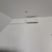 Die Innenanlage einer Bosch Klimaanlage eingebaut an der Wand im Wohnzimmer.